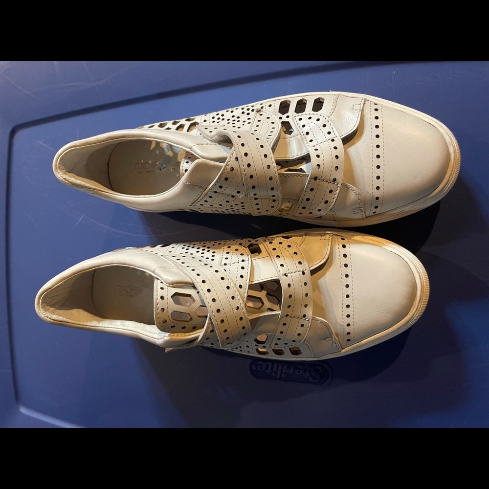Women’s shoe
